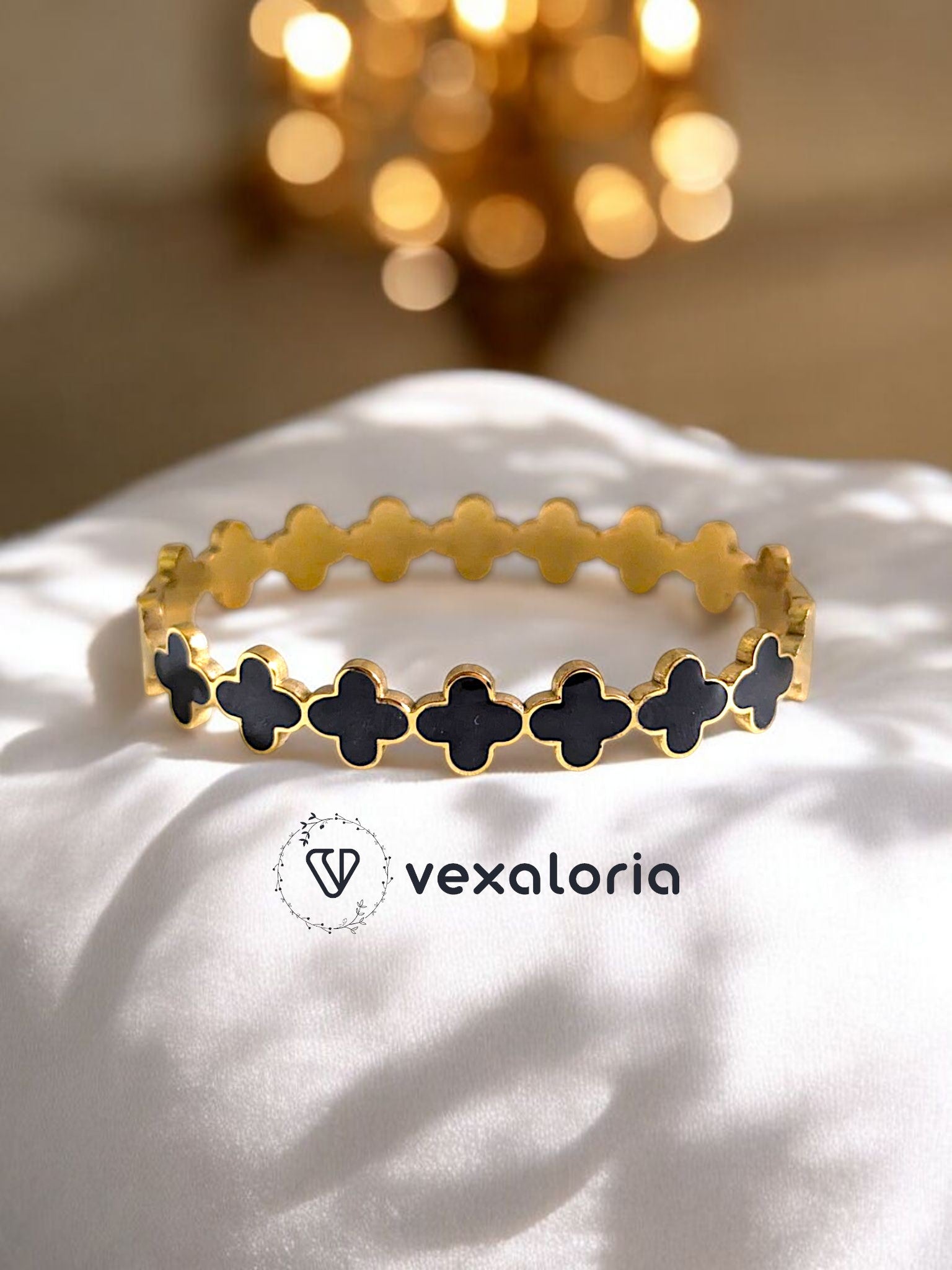 Luxury clover cuff
