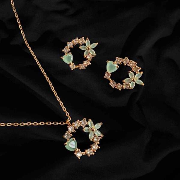 Zircoon Flower Design Gold Jewelry Set