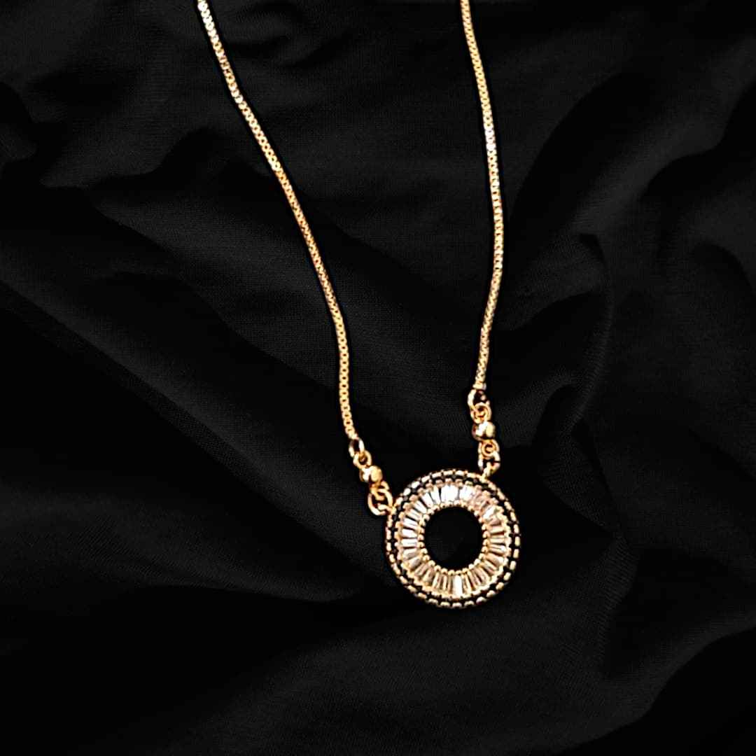 Round Shape w/ Black & White Stones Design Gold Necklace