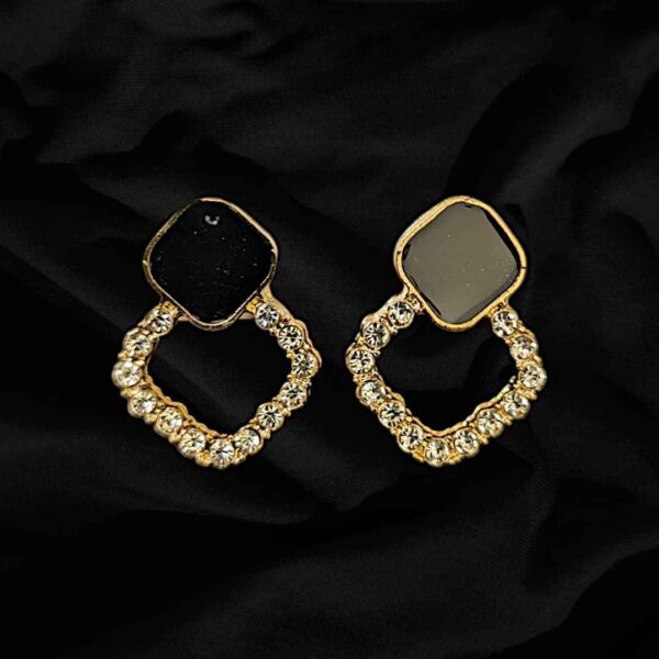 Square Golden Earrings with Zircon Classic Black Square Ear Stud Women's Fashion Shiny Rhinestone Earrings Hollow Geometric Ear Stud Wedding Bridal Accessories