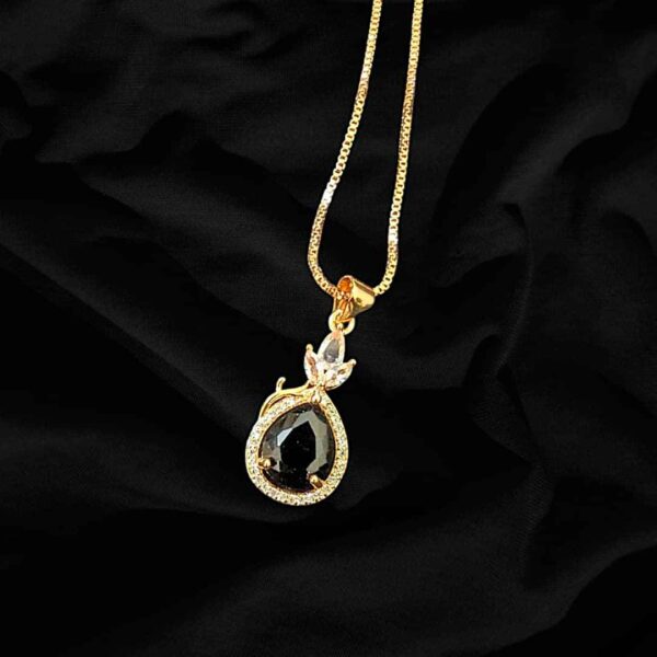 Vintage Teardrop Rhinestone Women Jewelry- Teardrop Shape w/ Black & White Stones Design Gold Necklace