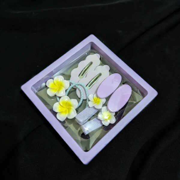 4 Clolors, 4 piece Only! Best gift for little Princess on EID, Beautiful and high quality hair accessories with high quality box