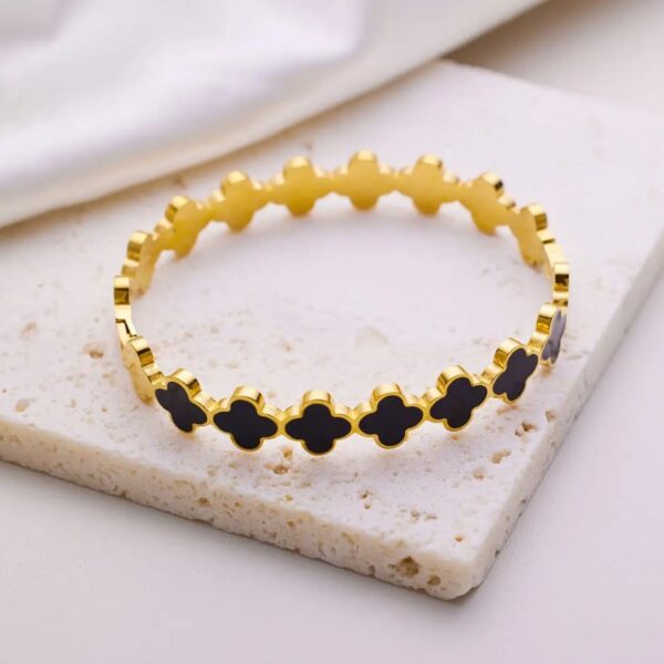 Luxury clover cuff - Image 6