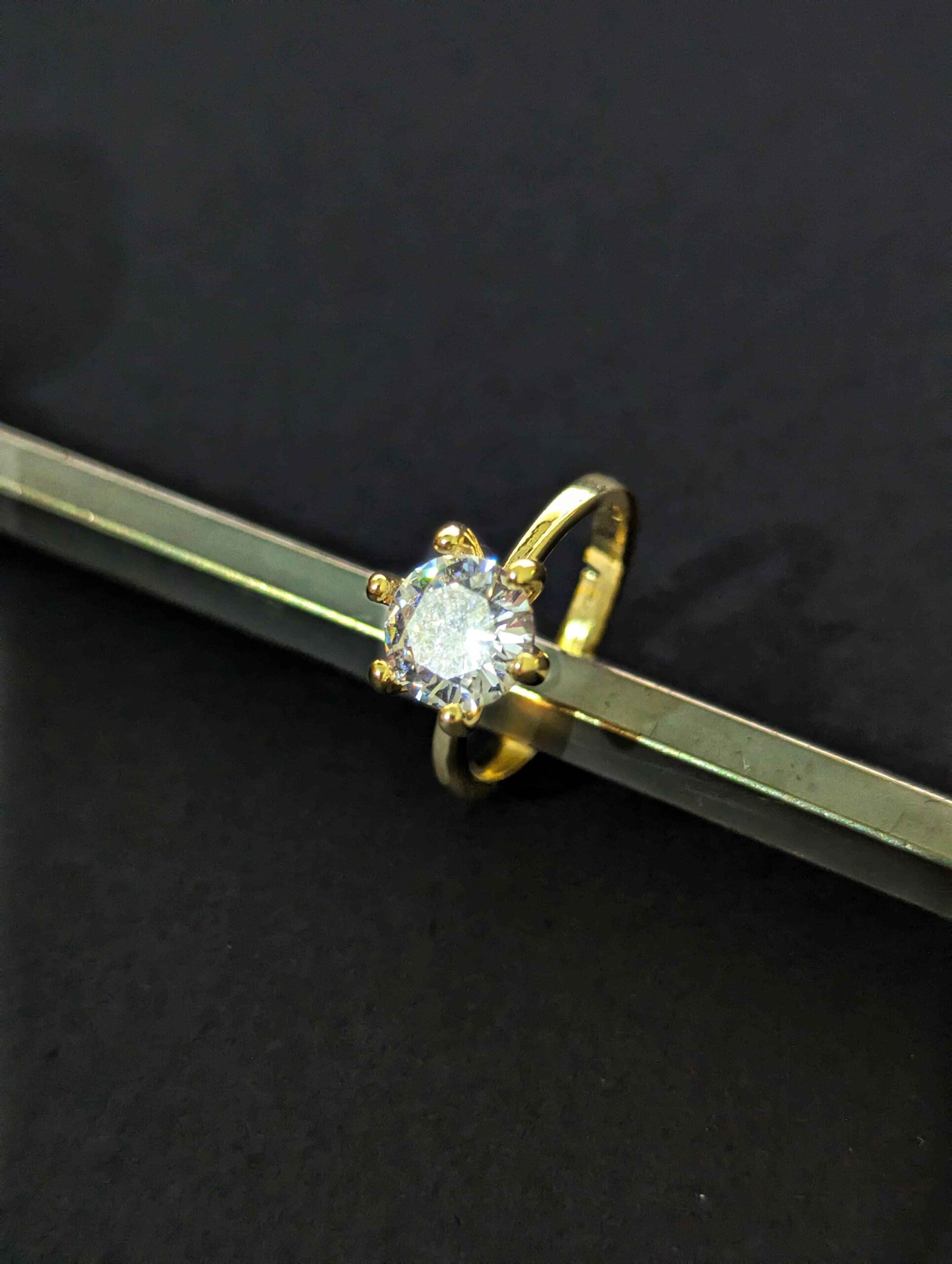 2f5b0c18-d6a8-462d-ab80-3018f9d0a8f4 Beautiful Classic Design 6 Claw Setting Rings Flower Basket Golden Ring for girls / women Beautiful Luxury ring