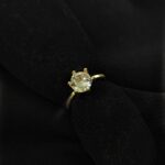 Beautiful Classic Design 6 Claw Setting Rings Flower Basket Golden Ring for girls / women Beautiful Luxury ring