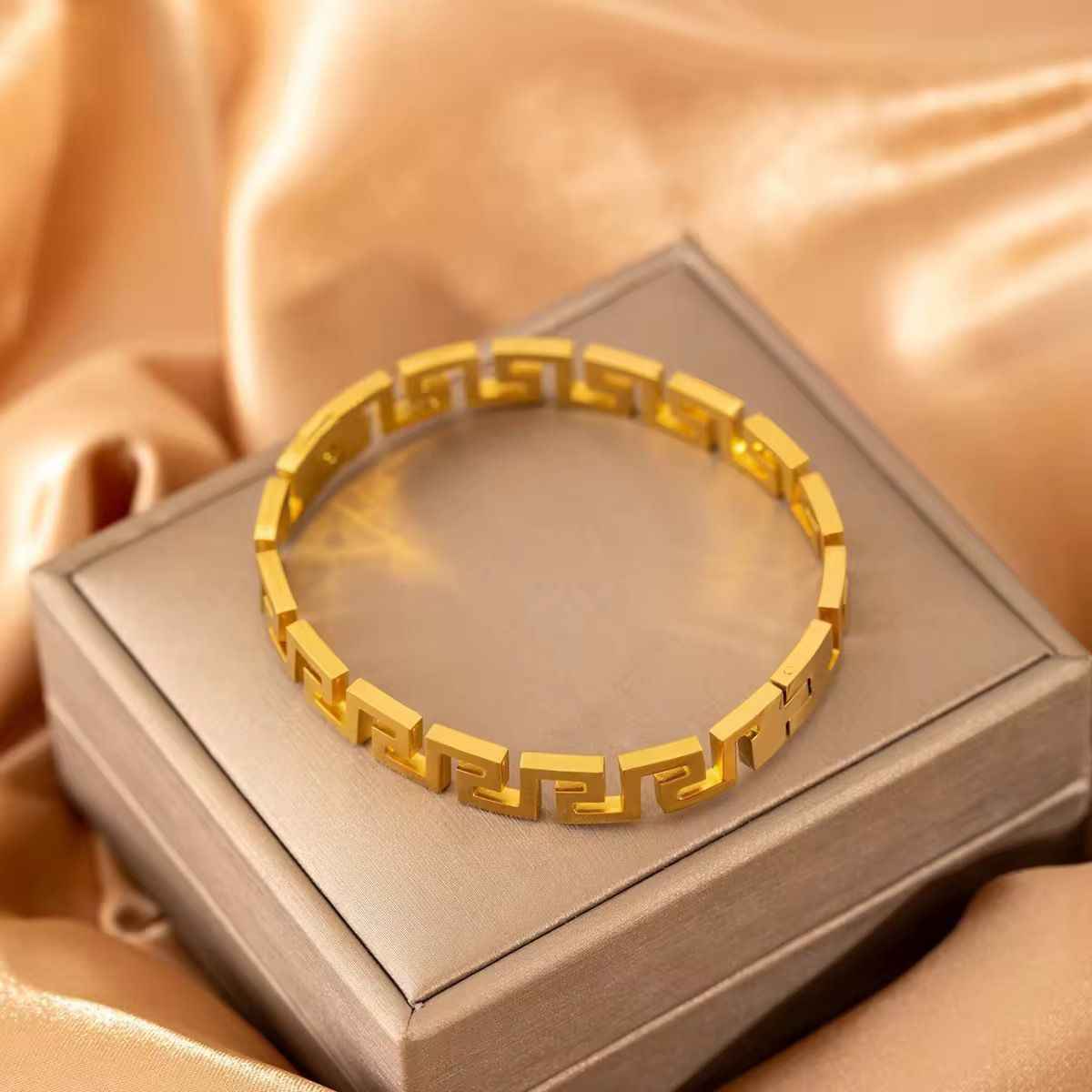 7682079e-c433-4226-811d-b3f7ab7de0d0 Greeky