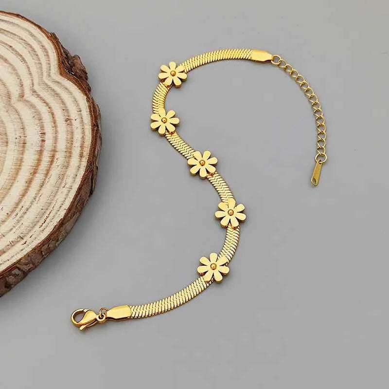 Classic-Style-Flower-Titanium-Steel-Plating-Gold-Plated-Bracelets-4 Flivaisy