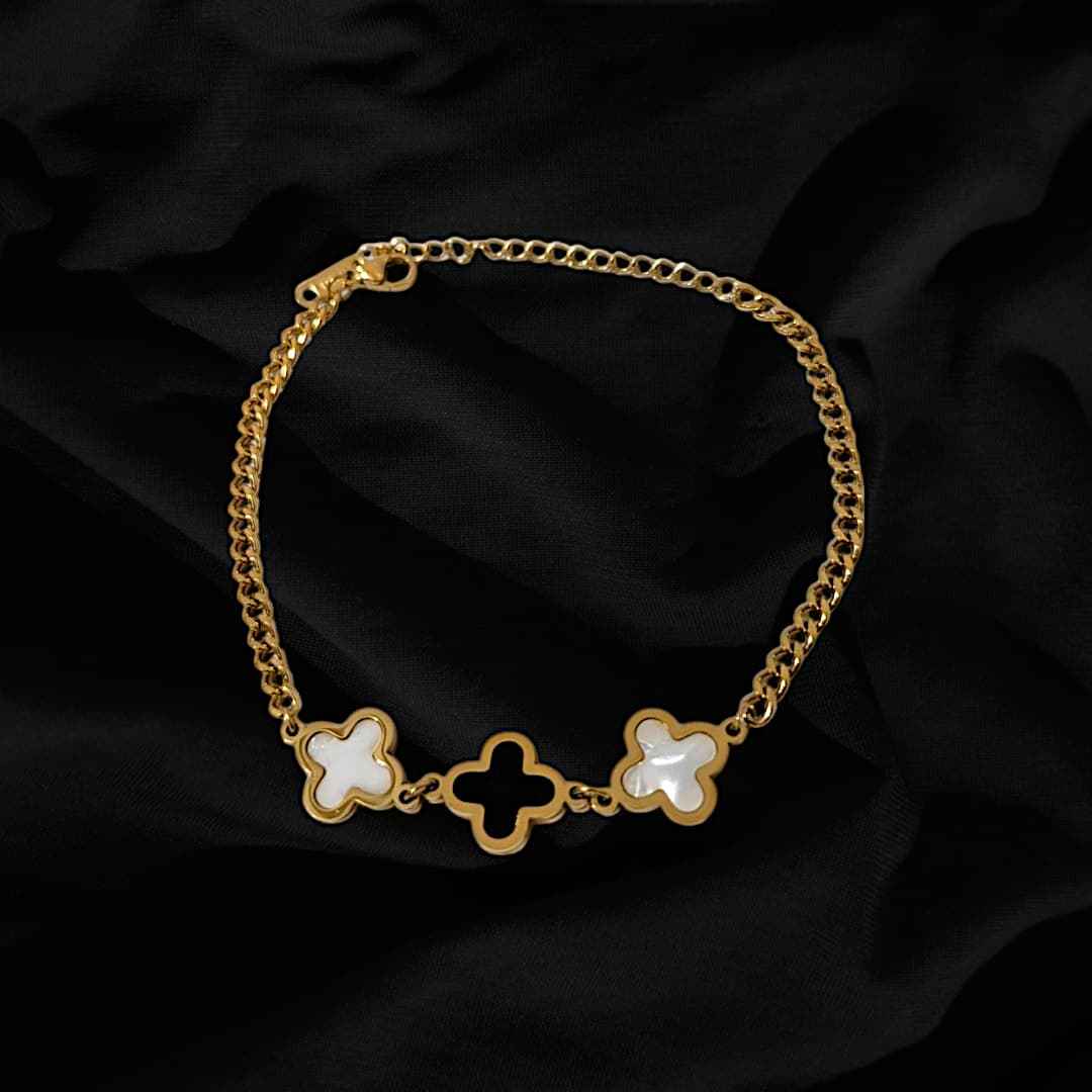 IMG-20250321-WA0103 Gold Plated Black And White Clover Bracelet – Anti-Tarnish Stainless Steel Jewelry for Women and Girls
