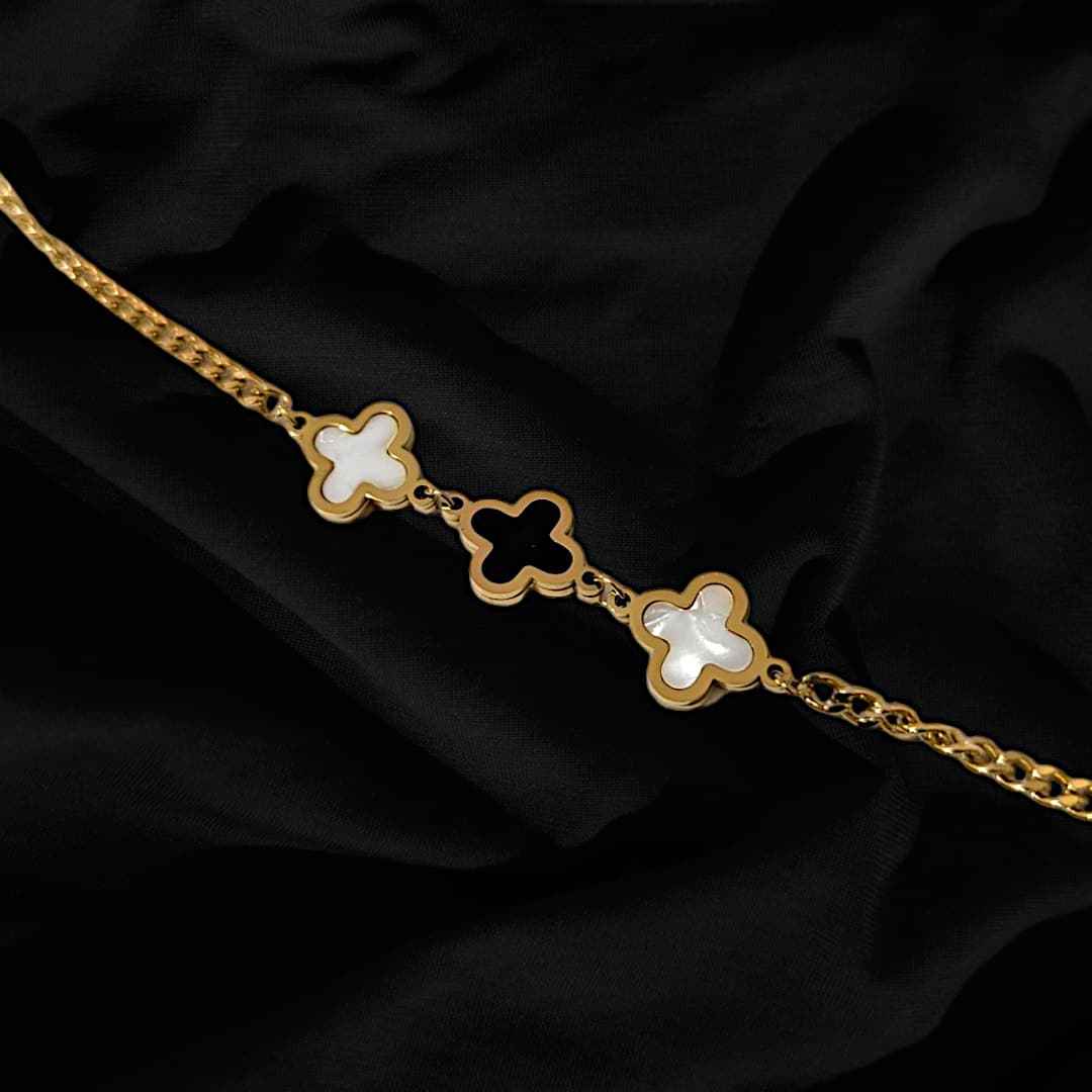 IMG-20250321-WA0106 Gold Plated Black And White Clover Bracelet – Anti-Tarnish Stainless Steel Jewelry for Women and Girls