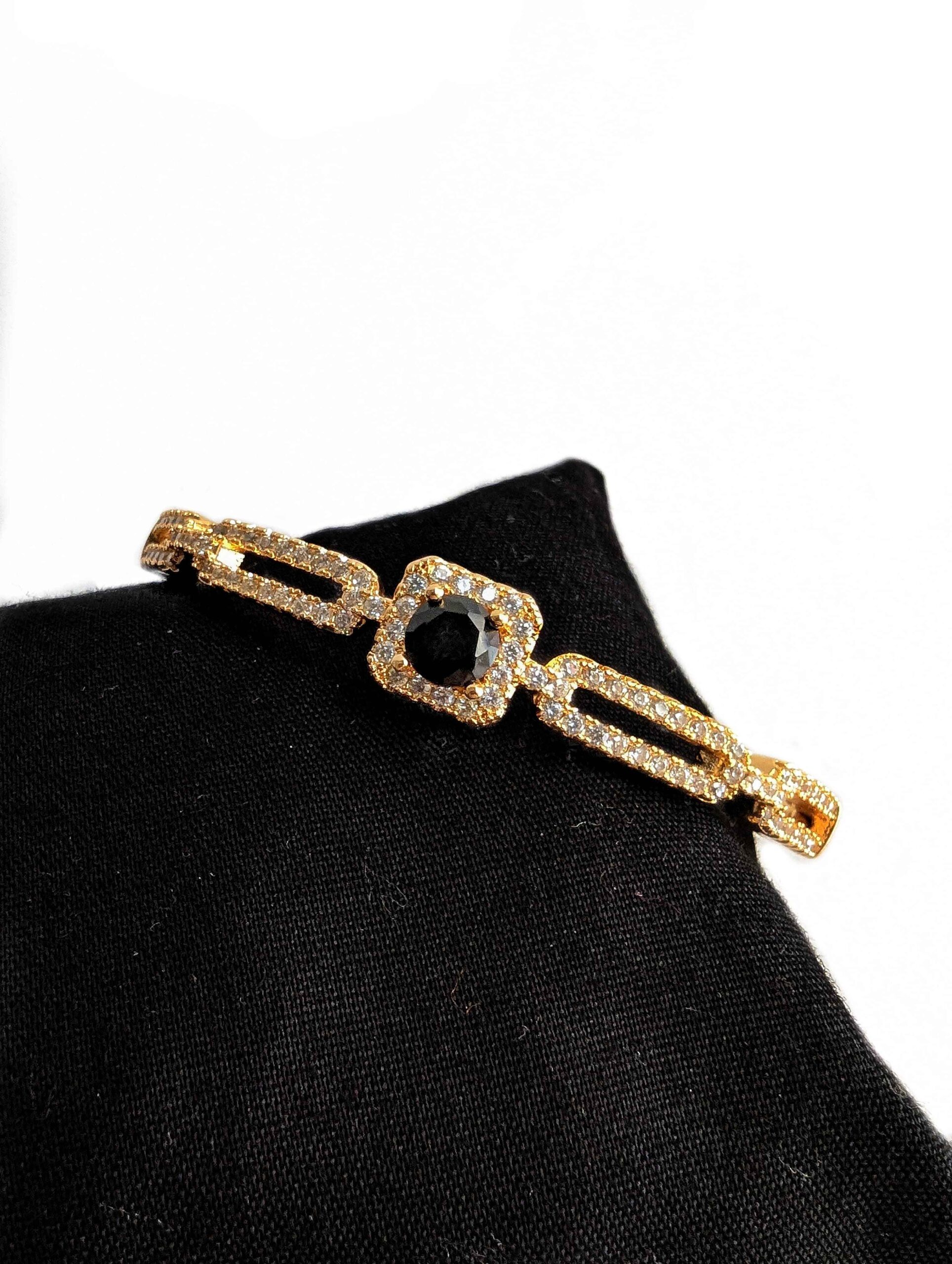 WhatsAppImage2025-03-03at21.56.33_6856fc45 Luxury Zircon and Stone Design Gold stainless steel High quality Bracelet